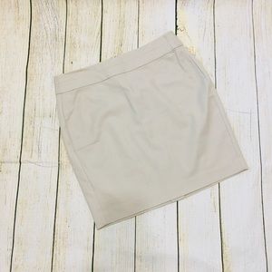 Banana Republic Factory Pencil Skirt - Size 6P-NWT